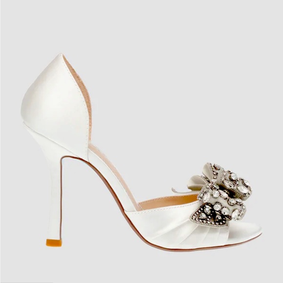 Blue by Betsey Johnson Landon Ivory Heels - Picture 1 of 6